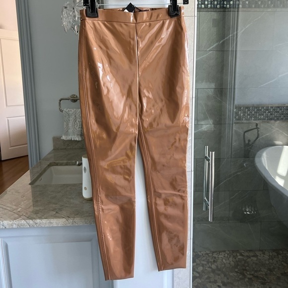 ALICE + OLIVIA MADDOX VEGAN LATEX LEGGING - Picture 4 of 16